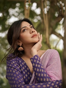 madonna-sebastian-saree-with-ornaments-ideas-photos