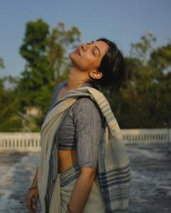 madonna-sebastian-styling-in-cotton-saree-009