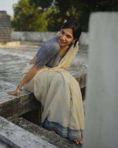 madonna-sebastian-styling-in-cotton-saree-011