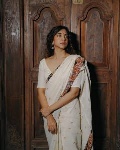 madonna-sebastian-wearing-traditional-dress-002