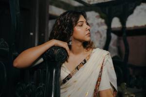 madonna-sebastian-wearing-traditional-dress-006