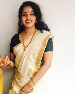 Malavika Menon in kerala saree photos2341-3