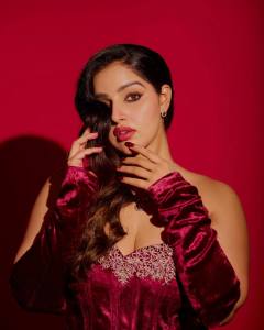 actress-malavika-c-menon-viral-photoshoot-photos-008