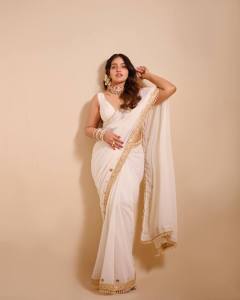 actress-malavika-c-menon-viral-photoshoot-photos-018