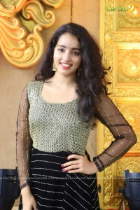 actress-malavika-menon-latest-photos-01-1056