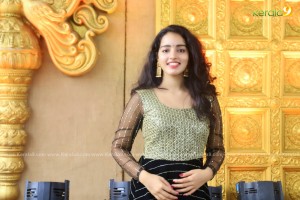 actress-malavika-menon-latest-photos-01-1835