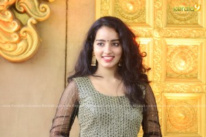 actress-malavika-menon-latest-photos-01-2179