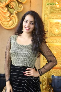 actress-malavika-menon-latest-photos-01-935