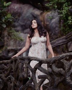actress-malavika-menon-latest-photos098-010