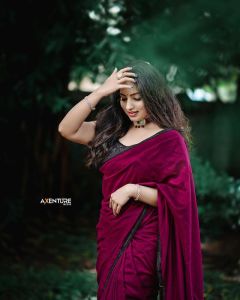 actress-malavika-menon-photos-kerala9-003