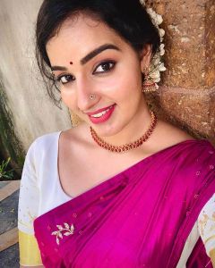actress-malavika-menon-photos-kerala9-007
