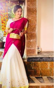 actress-malavika-menon-photos-kerala9-011