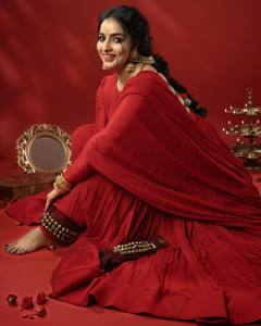 malavika-c-menon-in-maroon-anarkali-churidar-photos-002