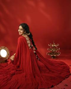 malavika-c-menon-in-maroon-anarkali-churidar-photos-006