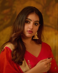 malavika-c-menon-in-multicolor-party-lehenga-designs-photos-008