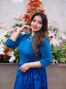 malavika-c-menon-in-sky-blue-skirt-and-top-photos-001