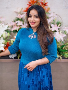 malavika-c-menon-in-sky-blue-skirt-and-top-photos-002
