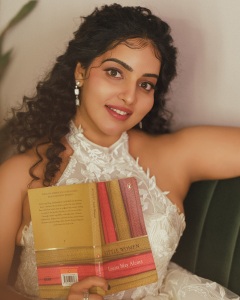 malavika-c-menon-in-white-gown-photos-009