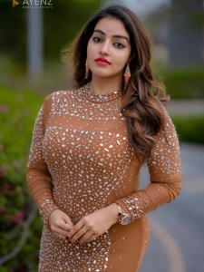 malavika-c-menon-latest-viral-look-dressing-photos-002