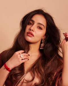 malavika-c-menon-latest-viral-look-dressing-photos-012