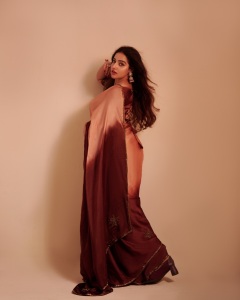 malavika-c-menon-latest-viral-look-dressing-photos-016