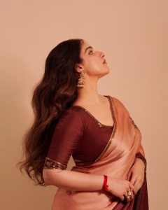 malavika-c-menon-latest-viral-look-dressing-photos-017