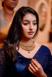 malavika-c-menon-new-photoshoot-for-tanishq-001