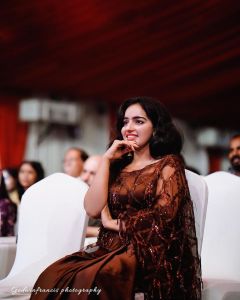 malavika-menon-beautiful-photos-in-saree-latest-004