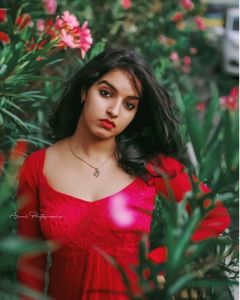 malavika menon images9812-001