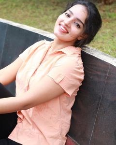 malavika menon images9812-007