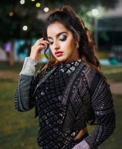 malavika-menon-in-black-Mock-Neck-Ripped-Crop-Tee-Leggings-photos-002
