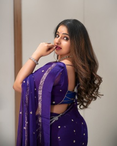 malavika-menon-in-blue-saree-with-stylish-blouse-ideas-photos