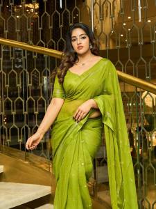 malavika-menon-in-green-pattu-saree-photos-007