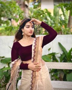 malavika-menon-in-kerala-style-lehenga-photos-008
