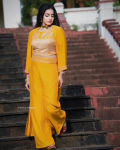 malavika-menon-in-latest-palazzo-pants-style-images-003
