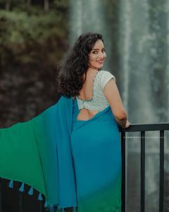 malavika-menon-latest-photos-in-sarees-hd-002