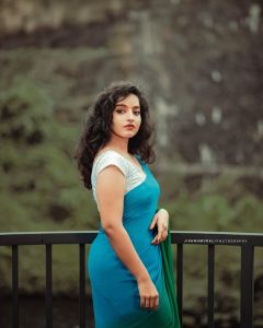 malavika-menon-latest-photos-in-sarees-hd-003