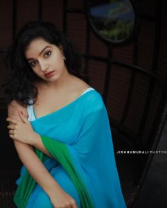 malavika-menon-latest-photos-in-sarees-hd-007