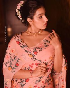 malavika-menon-latest-photoshoot-in-saree-hd-images-001