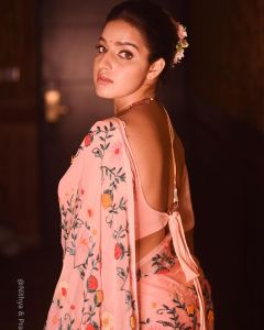 malavika-menon-latest-photoshoot-in-saree-hd-images-002