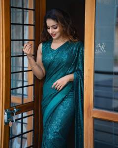 malavika-menon-navaratri-photoshoot-018