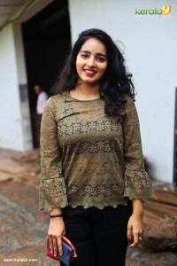 malavika menon new photos 02-002