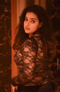 malavika-menon-new-photos-043-003