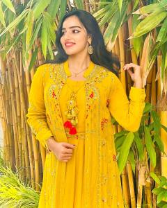 malavika-menon-new-photos-hd-wallpaper-001