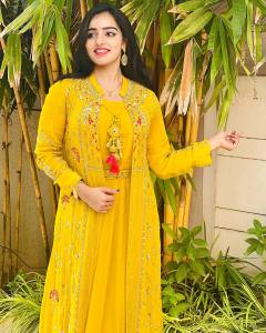 malavika-menon-new-photos-hd-wallpaper-004