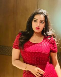 malavika-menon-new-photos-hd-wallpaper-009