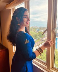 malavika-menon-new-photos-in-kurtis-001
