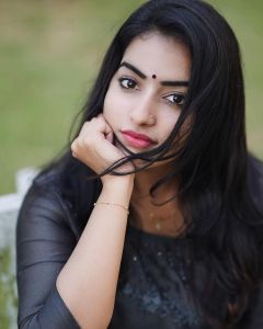 malavika-menon-new-photos-in-kurtis-005
