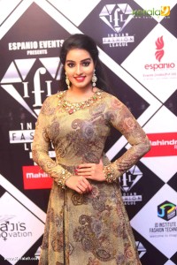 malavika-menon-photos-111-04921