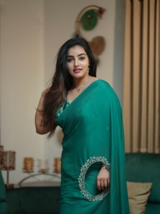 malavika-menon-saree-look-photos-001